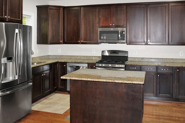 Photo - 1616 Kempton Pl