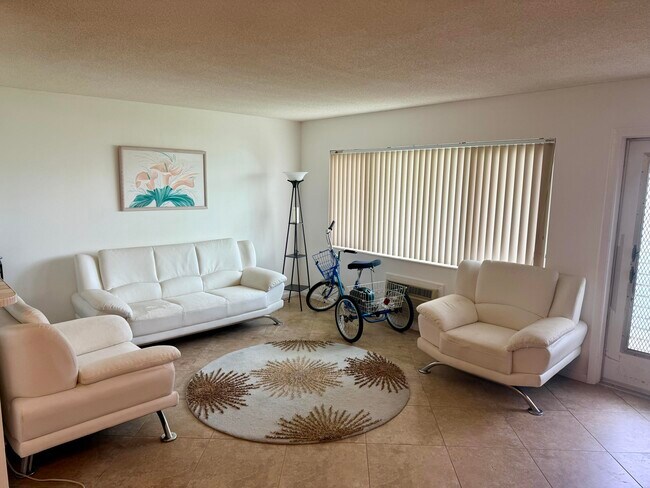 Photo - 180 Sheffield H