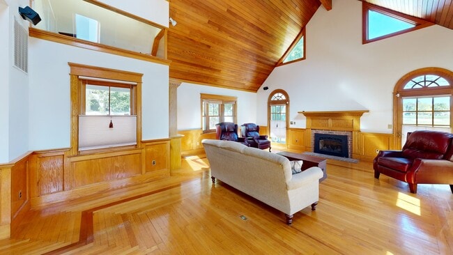41 Cottage St