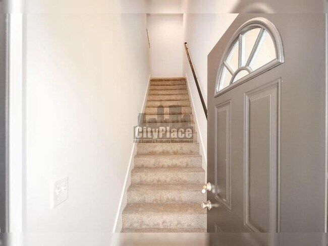 Photo - 1135 W 21st St