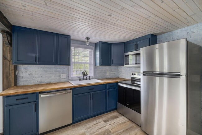Photo - 207 Morelock Dr