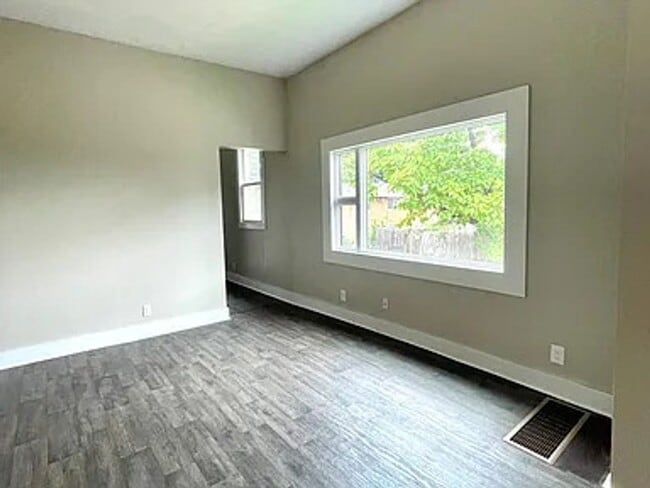 Photo - 2912 Mason St