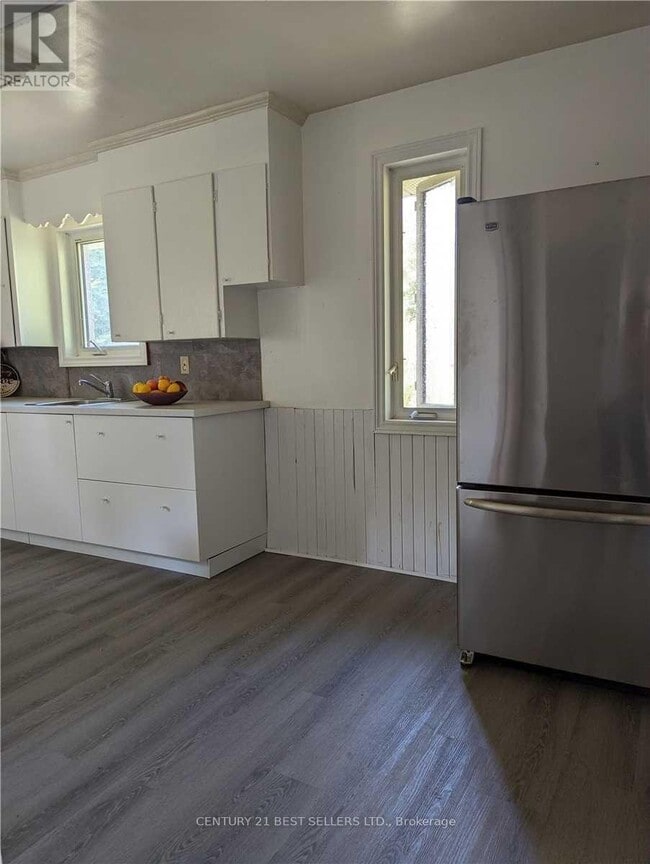 Photo - 320 Ashbury Rd