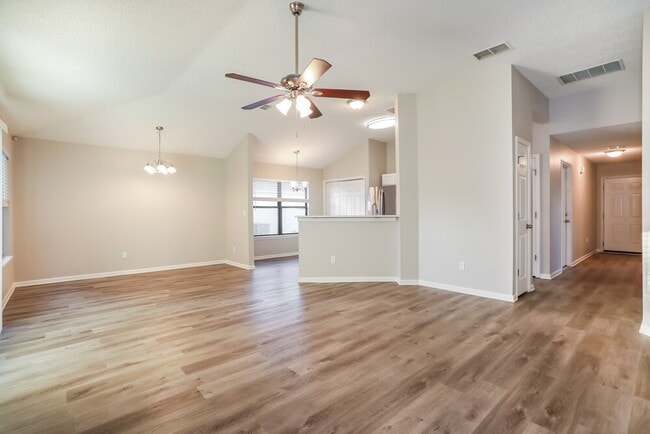 2712 Secret Harbor Dr