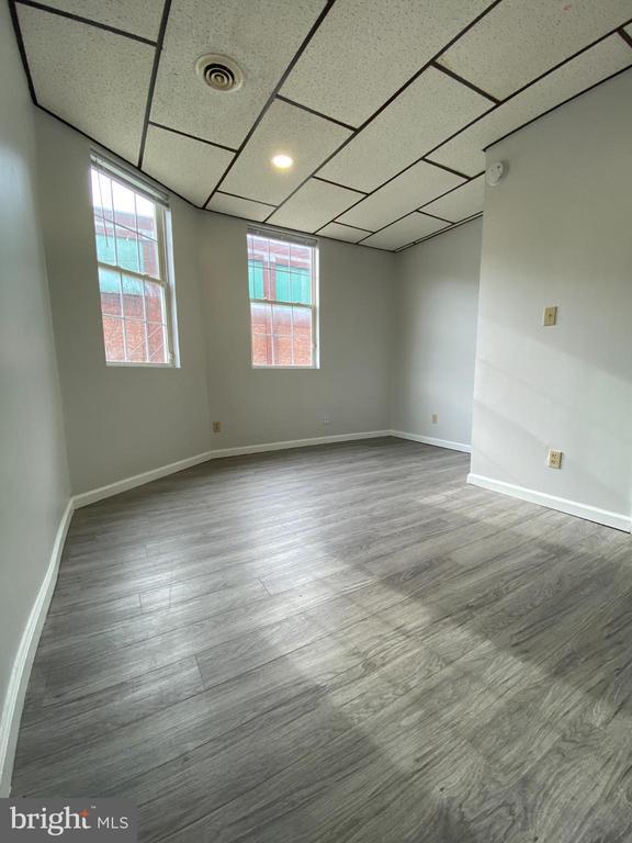 Photo - 175 Mozelle St