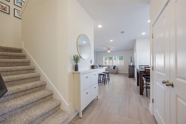 Photo - 322 Furlong Dr