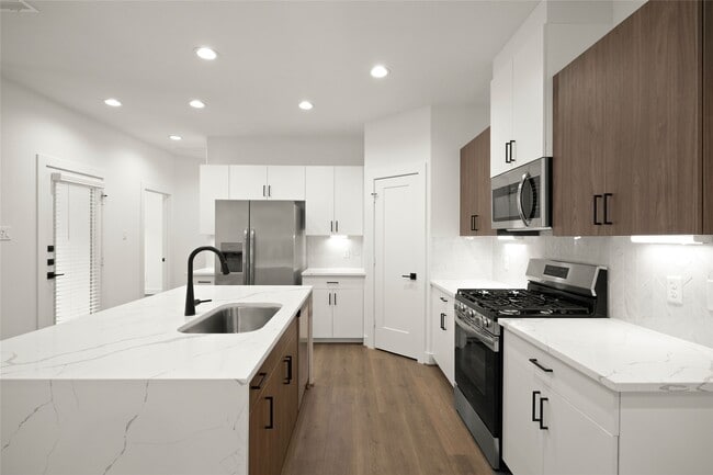 Photo - 2711 Sunny Briar Dr