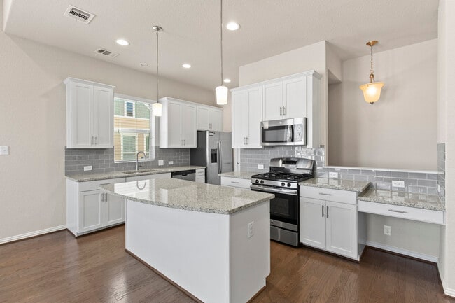 Photo - 221 E Courtland Pl