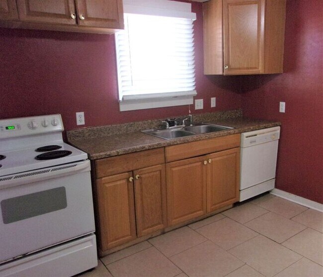 Photo - 2 BED 1 BATH HOME WESTLAWN PARK ADDITION O...