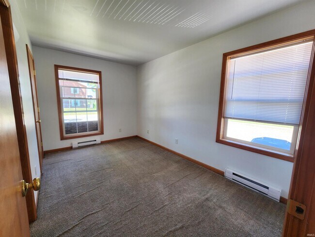 Photo - 403 Oakwood St