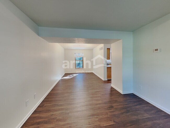 Photo - 1406 R J Ln Casa