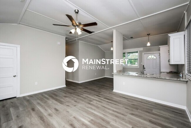 Photo - 3 Bedroom Pet-Friendly Home in TAMPA, FL w...