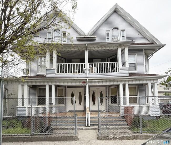 Building Photo - 1553 E Main St Unit 1st fl