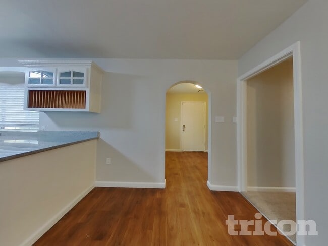 Photo - 304 Robert St