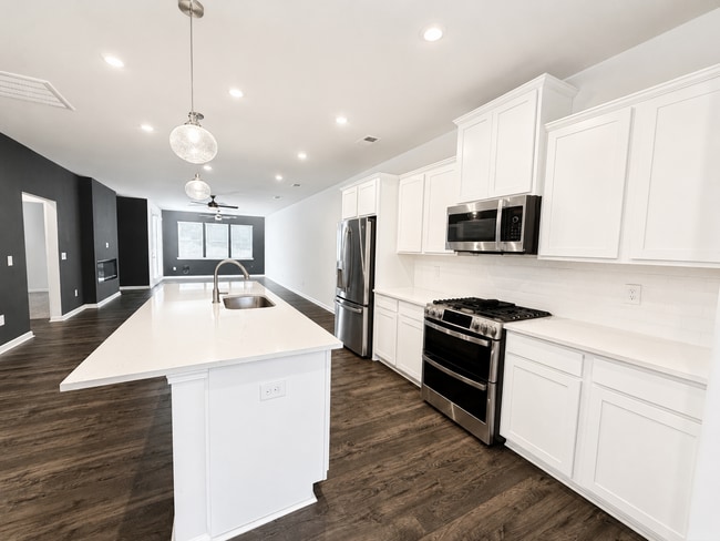 Photo - 717 Isleworth Ln