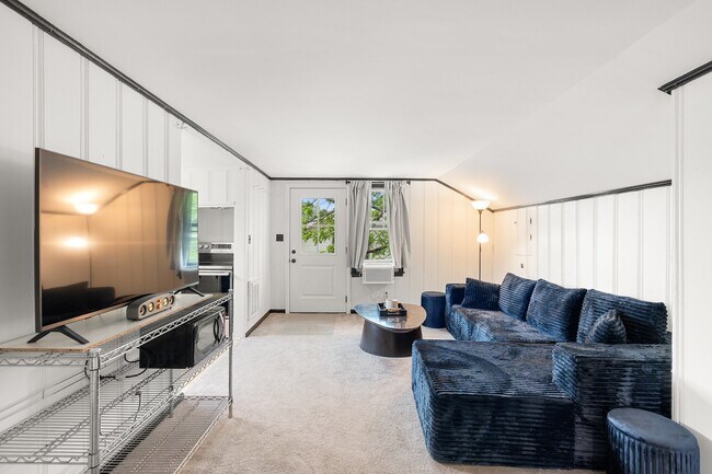 Photo - 2300 Ashwood Ave