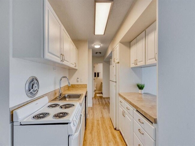 Building Photo - Irvington Apartments