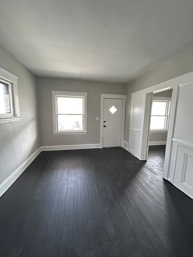 Photo - 2932 E 118th St