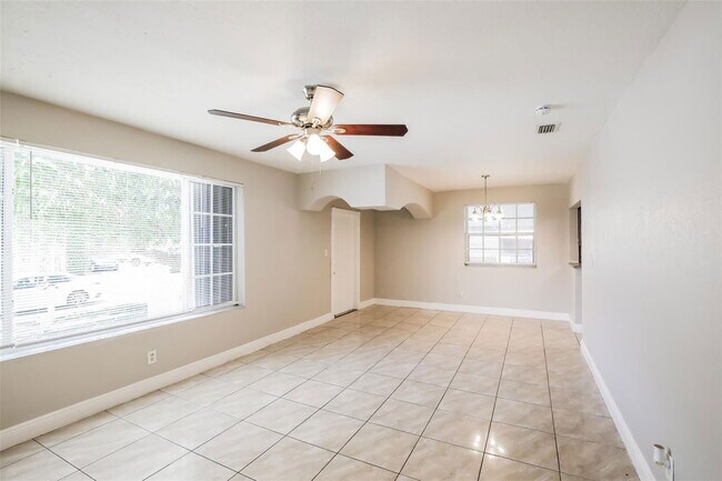 Photo - 171 W 63rd St