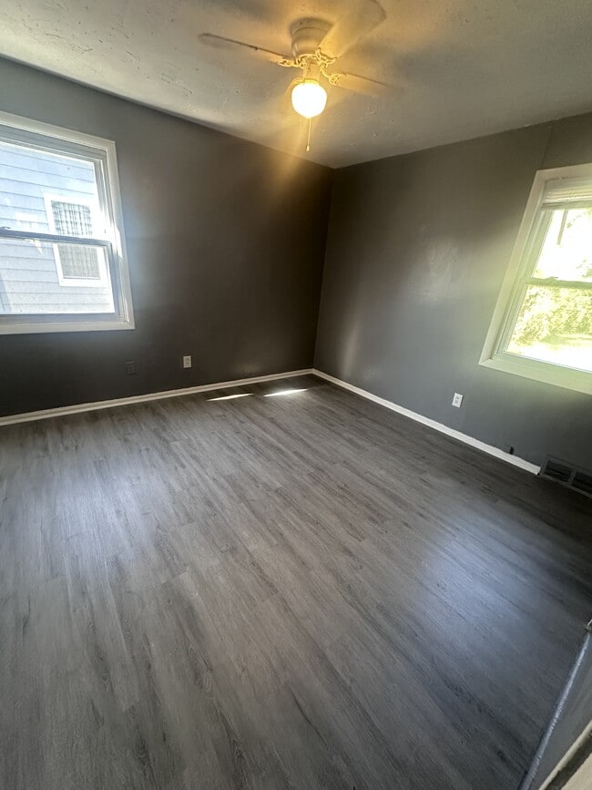 Photo - 16313 Clearview Ave