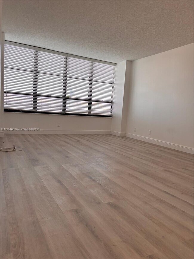 Photo - 600 Three Islands Blvd Unidad 308