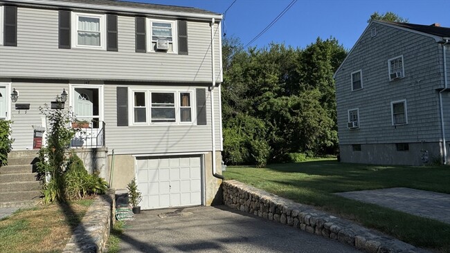 Photo - 147 Maple St Townhome