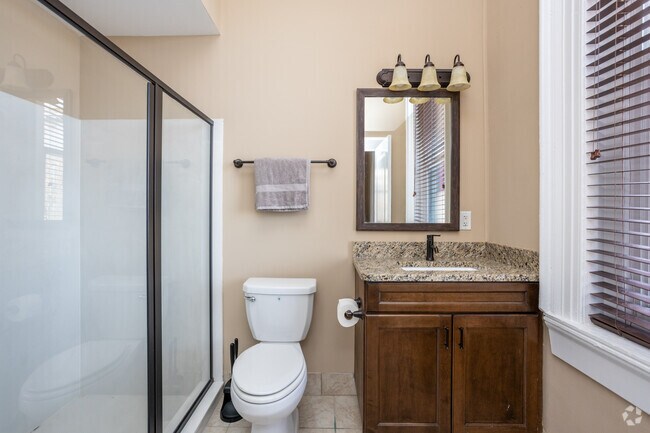 1BR, 1BA - 789SF