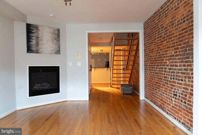 Building Photo - 414 S Wolfe St Rental