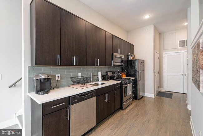 Photo - 1607 Catharine St Apartment Unit 3F