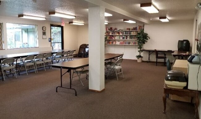 Photo - 9725 Danwood Ln NW