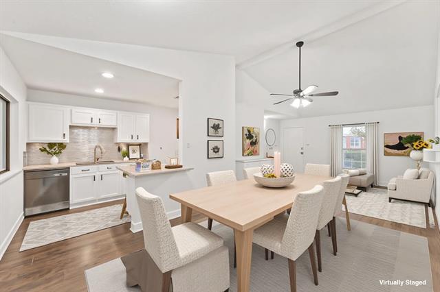 Photo - 500 Willow Oak Dr House