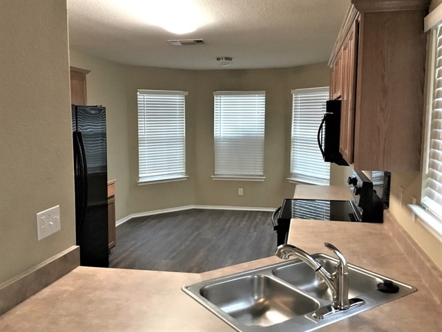 Photo - 8715 Snow Goose