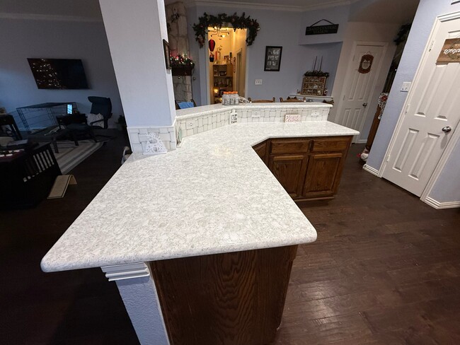 Kitchen Island - 2489 Yuma Dr