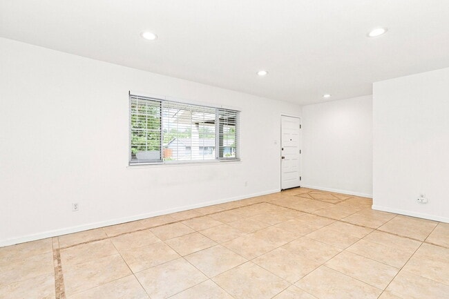 Photo - 7400 Pennington Way