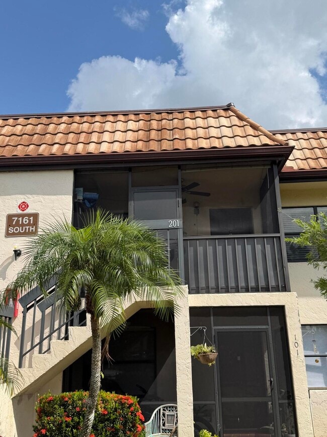 Building Photo - 7161 Golf Colony Ct Unit 201