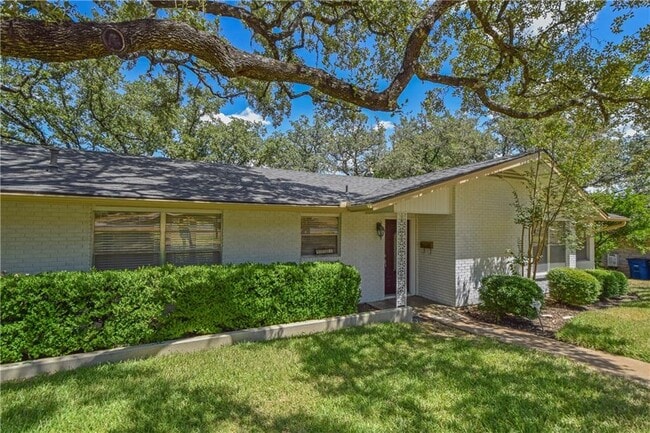 Photo - 5003 Westview Dr