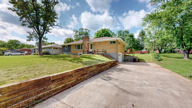 Building Photo - 1070 Draughon Dr