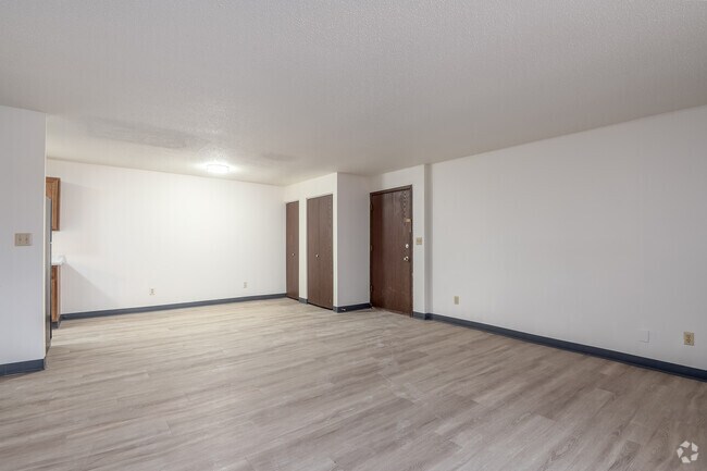 1BR, 1BA - 620SF - Living Room