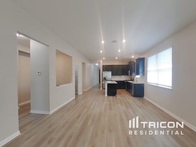 Photo - 13307 Badlands Bnd