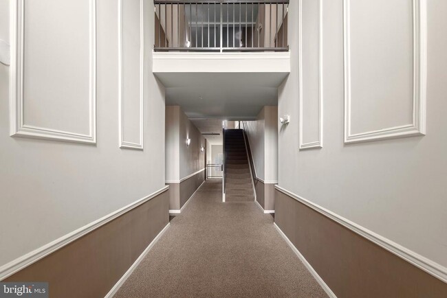 Building Photo - 4131 Fountainside Ln Unit 202