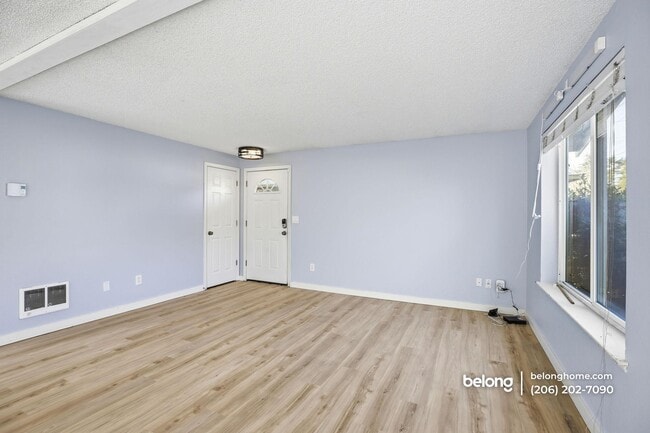 Photo - 9243 Palatine Ave N