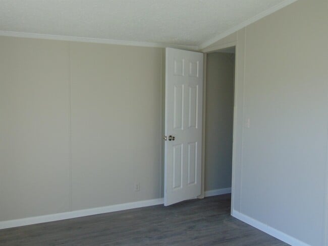 Photo - 909 Barrier Ln