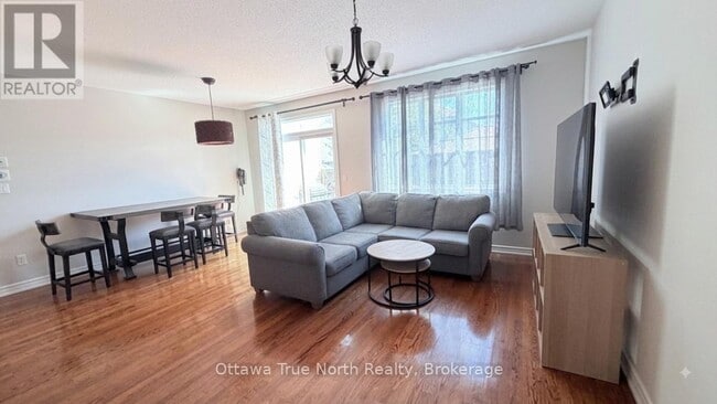 Photo - 308 Glenbrae Ave