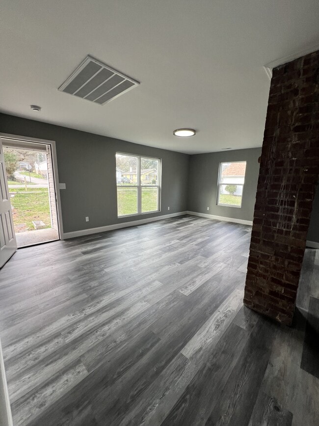 Photo - 1100 Tunnel Blvd