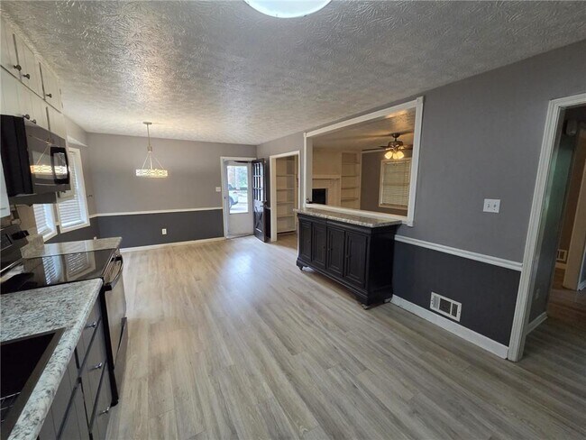 Photo - 1357 Monfort Rd