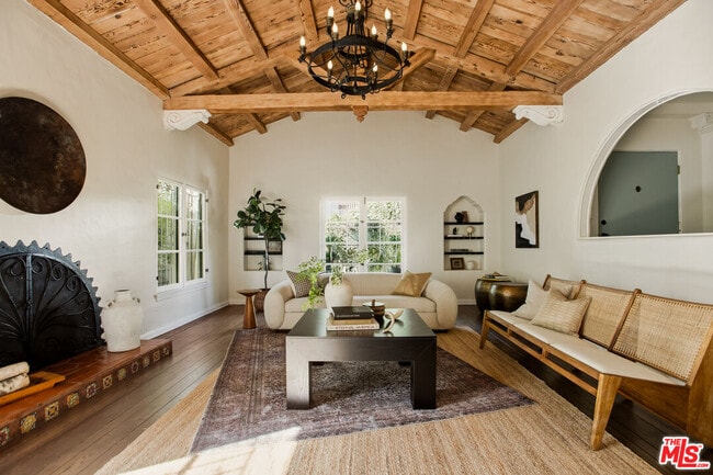 Photo - 1518 N Beverly Dr