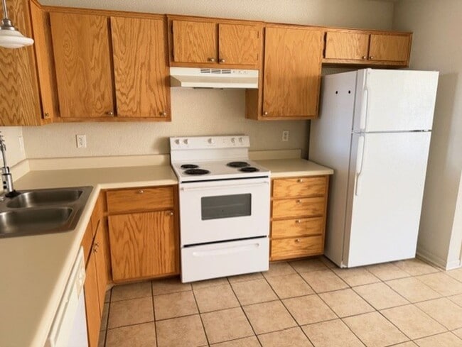 Photo - 3606 Littleleaf Dr Unit B