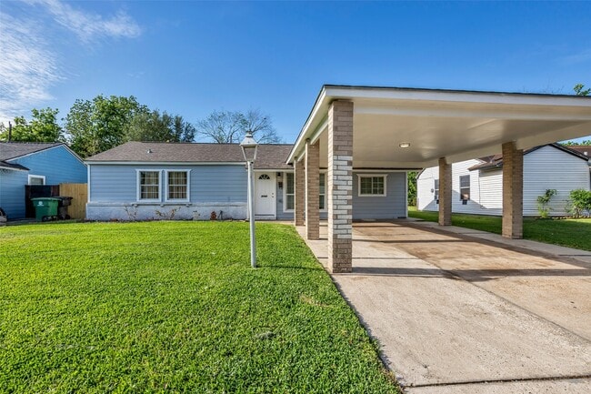 Photo - 5746 Groveton St