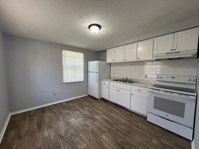 Photo - Phyllis Street Duplexes Unidad 3254 Phyllis St.