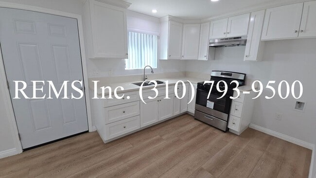 Photo - Newer Construction (2024) - 2 Bedroom Duplex-Style Unit w/ Parking & Laundry Hookups Unidad 14117 B